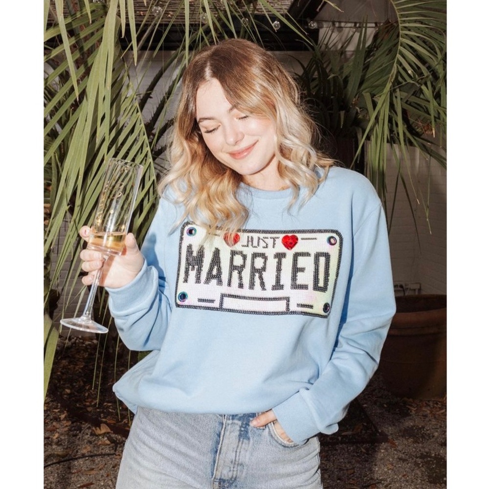 QUEEN OF SPARKLES JUST MARRIED SWEATSHIRT